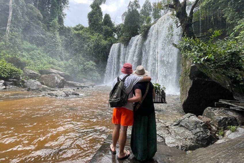 Siem Reap: Kulen Waterfall, Banteay Srei, and Beng Mealea Tour