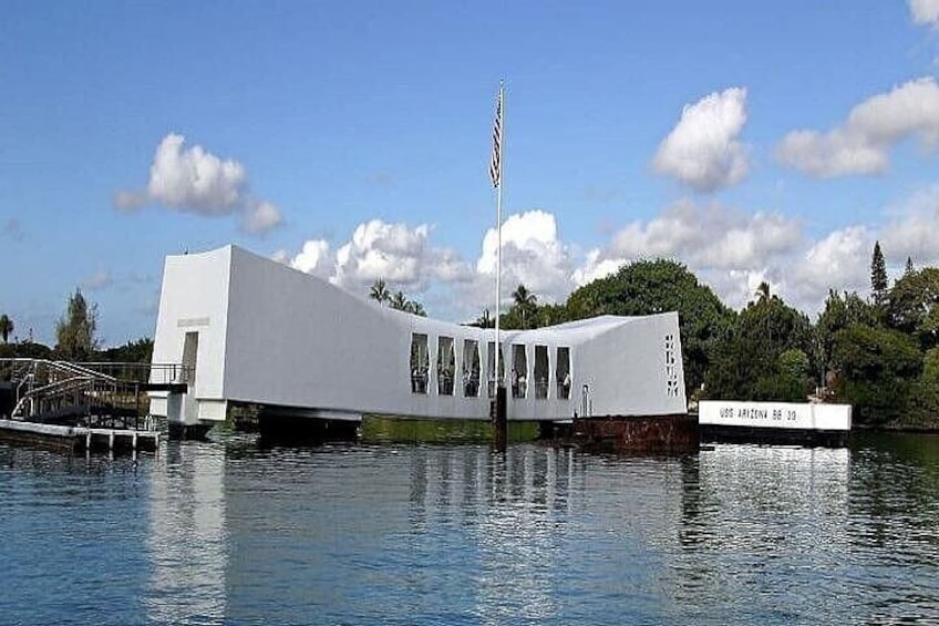 Private Pearl Harbor and Mini Circle Island Tour from Waikiki 