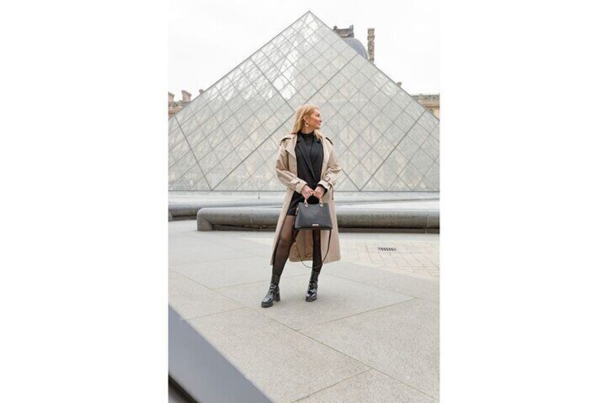 Solo Photoshoot in Louvre