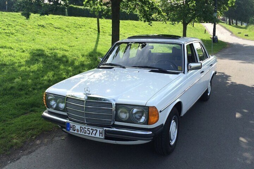 Mercedes 230 W123, 1977, Automatic, Servo, Sunroof