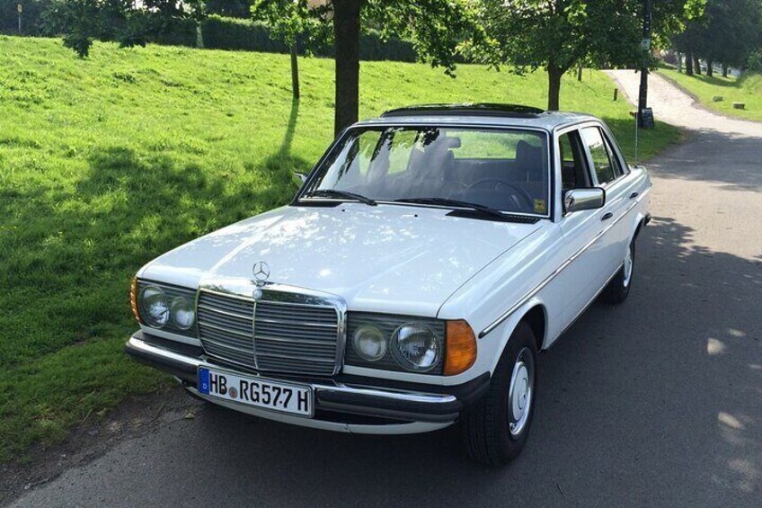 Mercedes 230 W123, 1977, Automatic, Servo, Sunroof