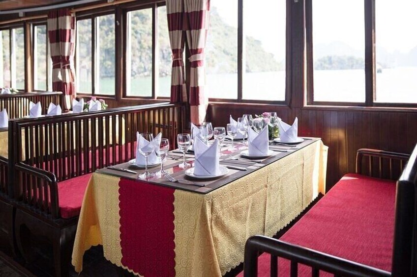 6 hours Private boat trip Halong bay shore excursions