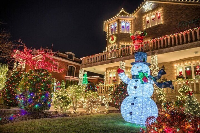 New York: Dyker Heights Christmas Lights Guided Tour