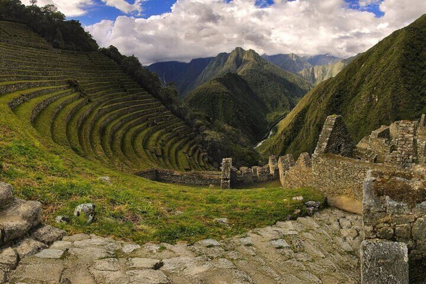 Inca Trail 4 Day Adventure to Machu Picchu with Panoramic Train