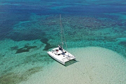 Roatan: Catamaran Cruise Tours & Charter's