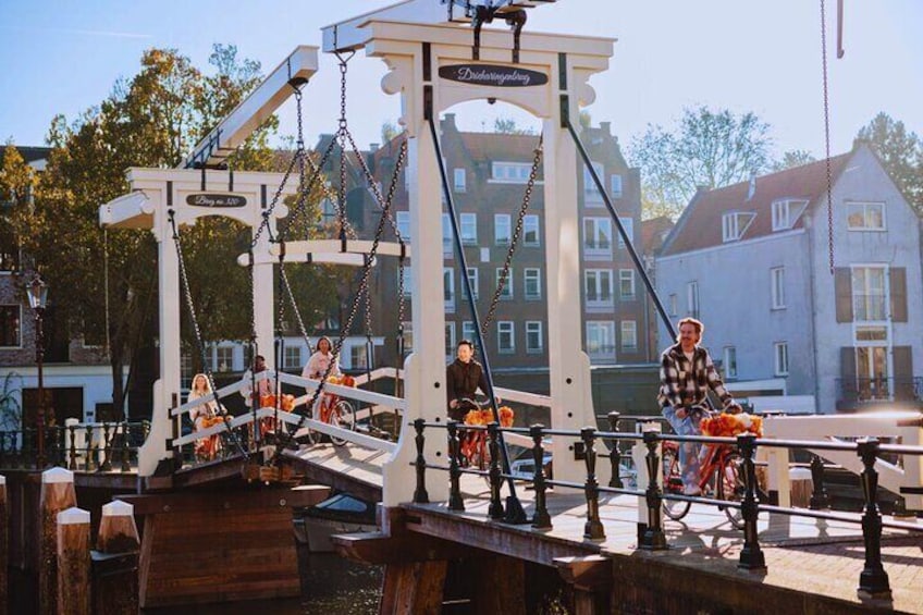 Amsterdam City Top Highlights Guided Bike Tour