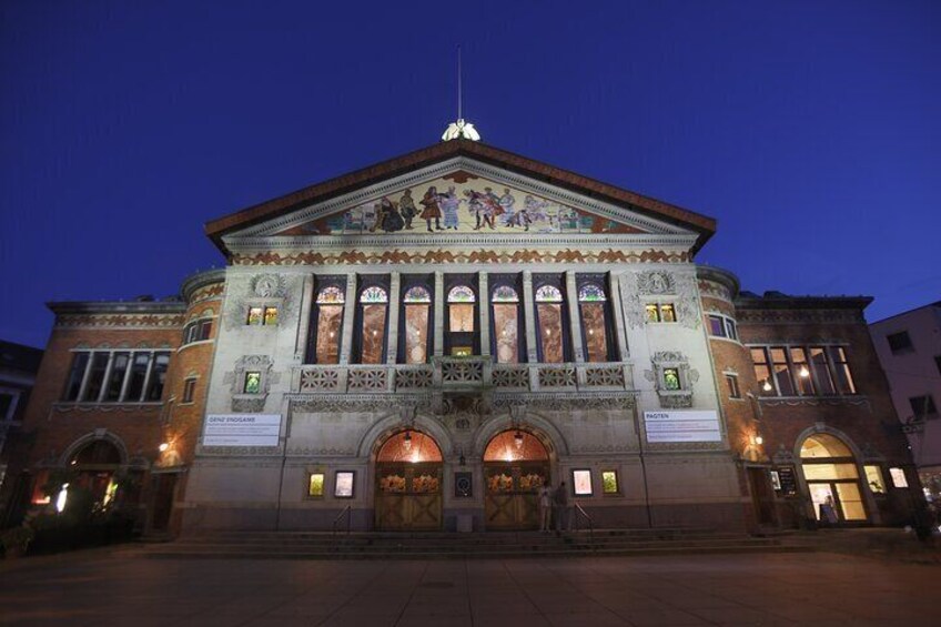 Insider Walking Tour and Free Latin Quarter Tour