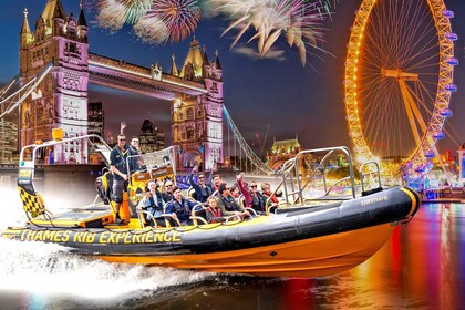 London: NYE 2025 - Fireworks River Cruise with Drinks