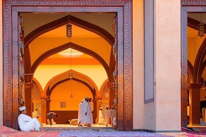 Nizwa and Jabal Shams Private Full day tour