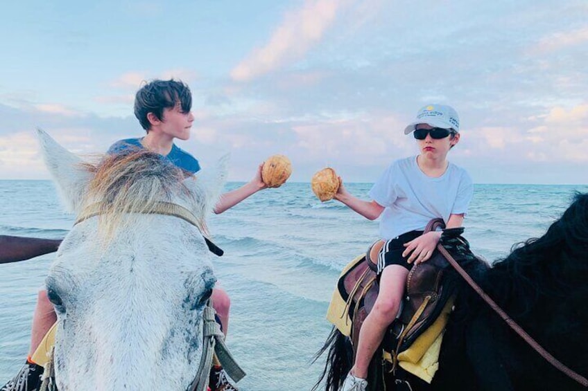 Beach rides for kids: where every gallop is a new adventure in paradise! ️✨