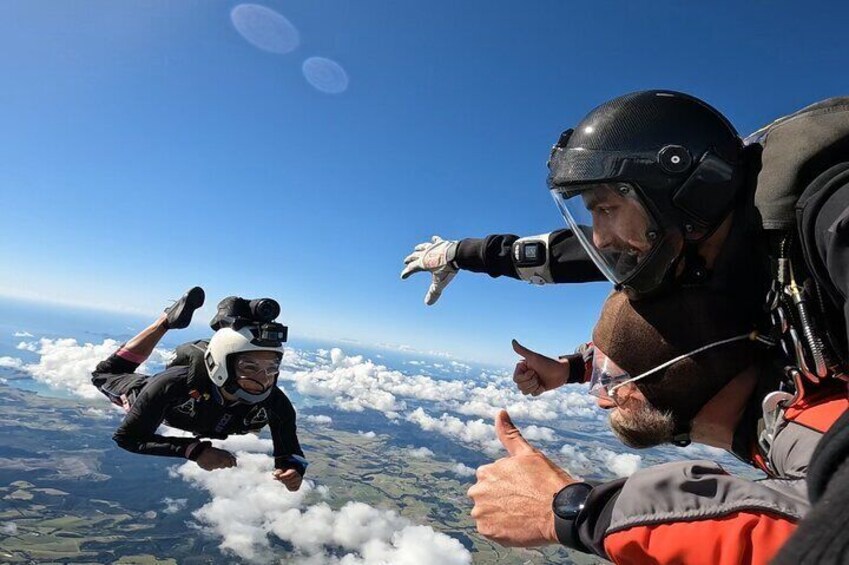 Bay of Islands: 18,000ft Skydive