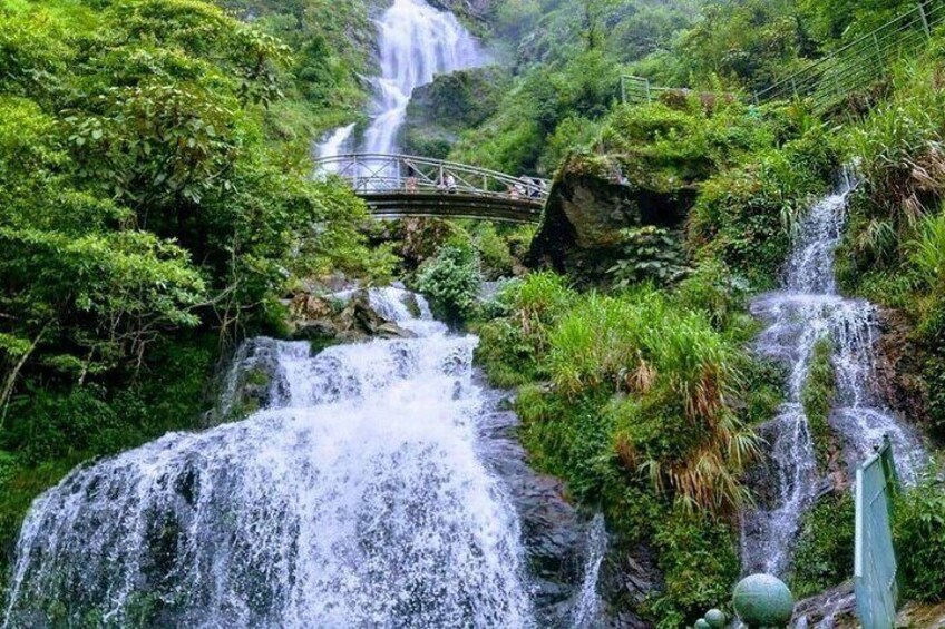 Silver Waterfall, Haven Gate and Glass Bridge by Private Car