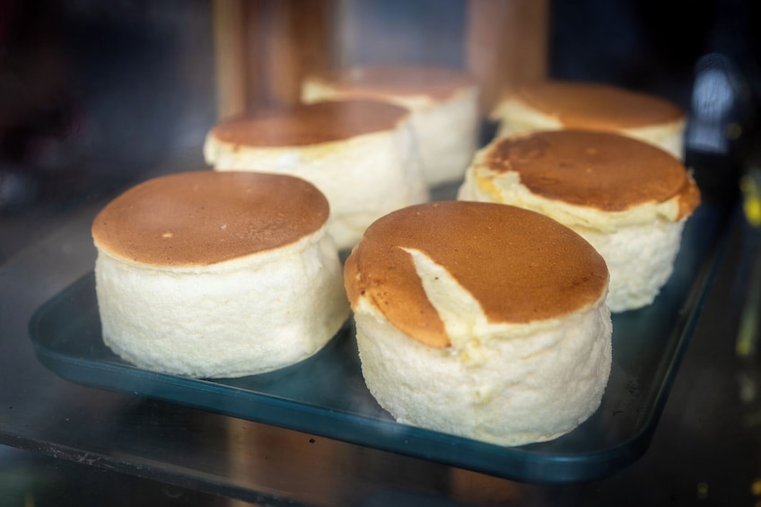 Tokyo Traditional Food Tour in a Small Group