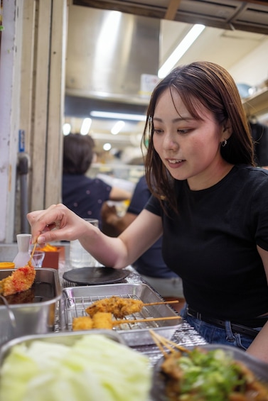 Tokyo Traditional Food Tour in a Small Group