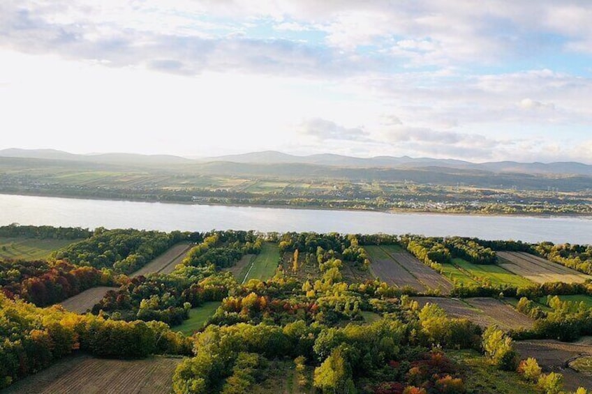  Île d'Orléans and Montmorency Fall Lunch Tour