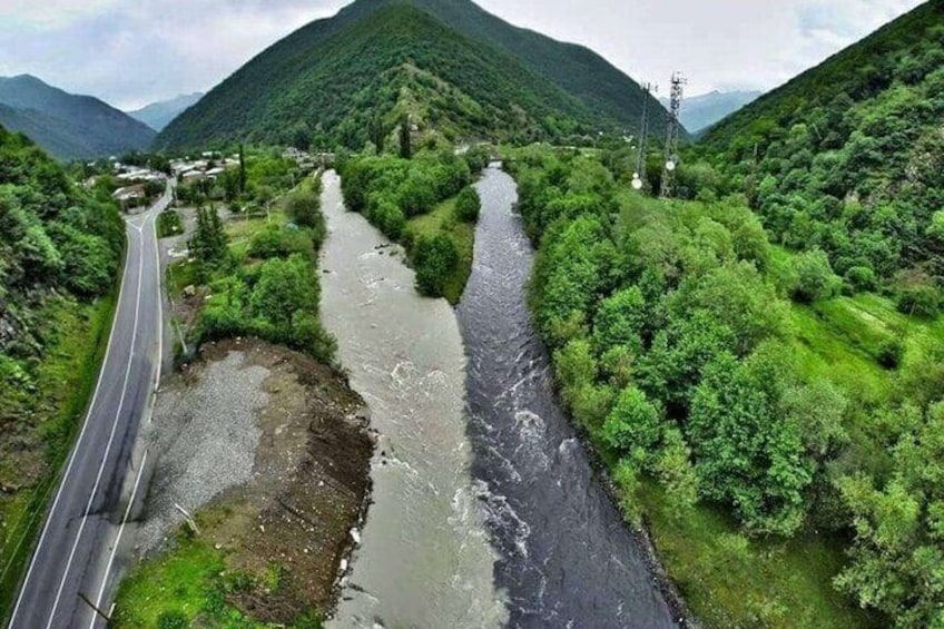 Full Day Tour in Caucasus Mountains, Kazbeg and Ananuri