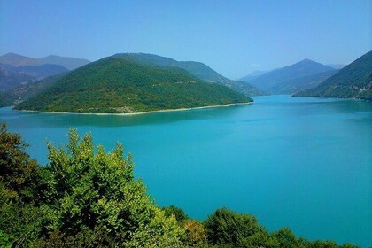 Full Day Tour in Caucasus Mountains, Kazbeg and Ananuri