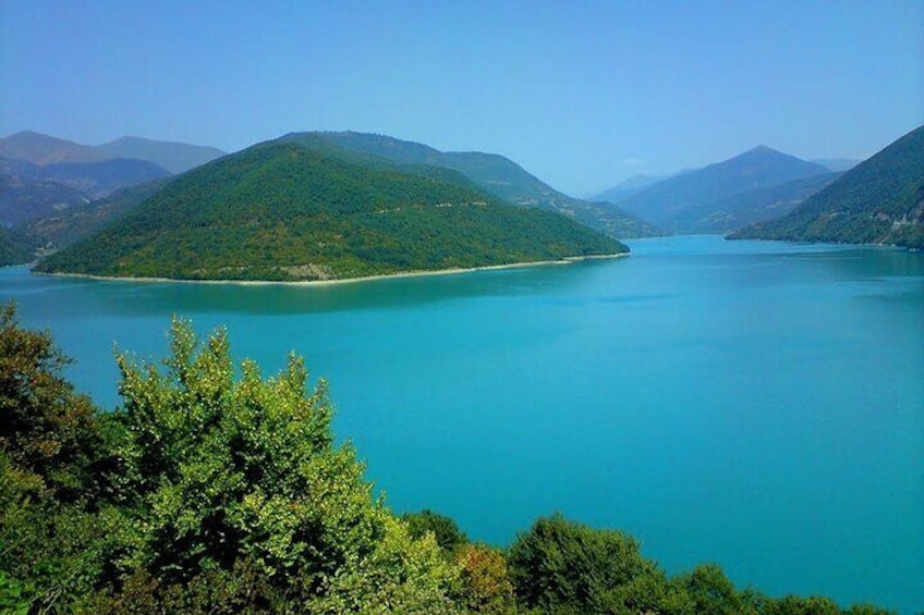 Full Day Tour in Caucasus Mountains, Kazbeg and Ananuri