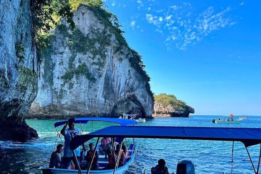 Snorkeling at Los Arcos 5 islands Hidden Beach and Cliff Jumping