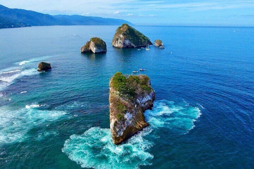 Snorkeling at Los Arcos 5 islands Hidden Beach and Cliff Jumping