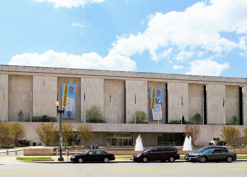 Essential Smithsonian Tour with NMAAHC Timed Entry