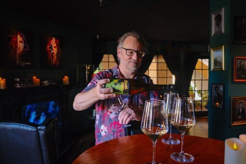 Wine & True Crime Tour in Old Town Temecula with Drinks