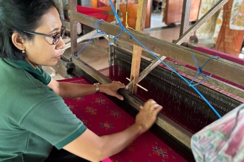 Balinese sarong weaving