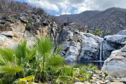 Private Tour to Waterfall and Hot Springs in Santiago