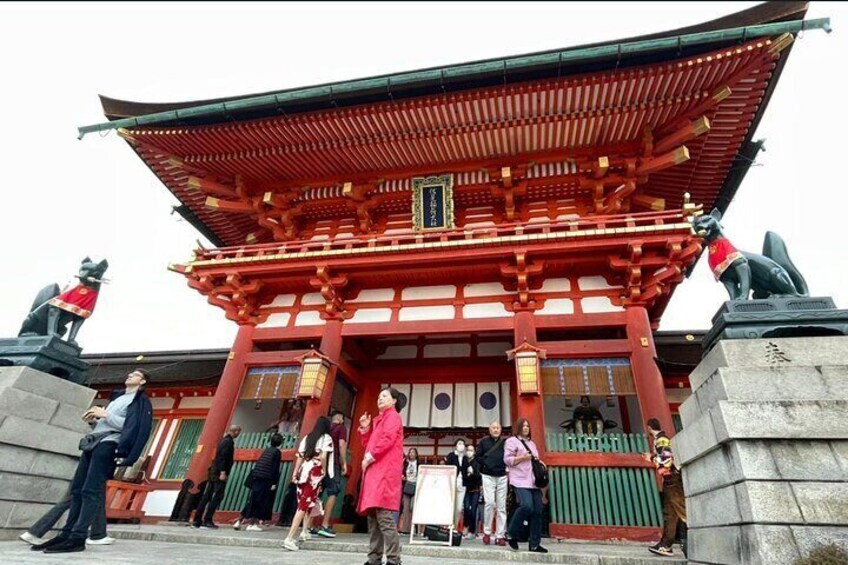 Fushimi Inari and Nara Private and Guided Tour in Spanish