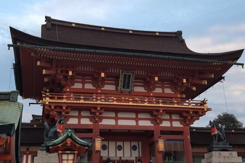 Fushimi Inari and Nara Private and Guided Tour in Spanish