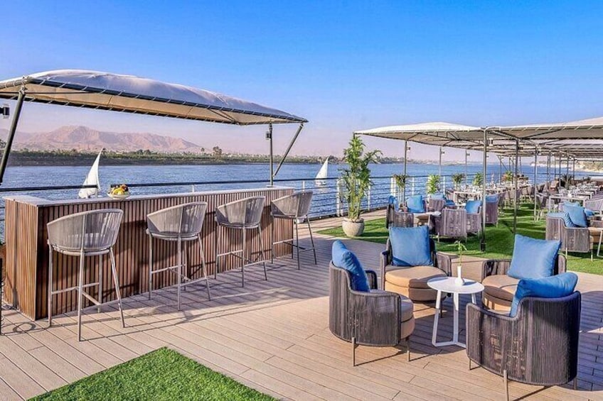 4-Day Nile Cruise Aswan and Luxor Hot Air Balloon with Abu Simbel