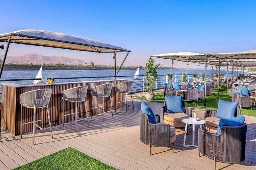 4-Day Nile Cruise Aswan and Luxor Hot Air Balloon with Abu Simbel