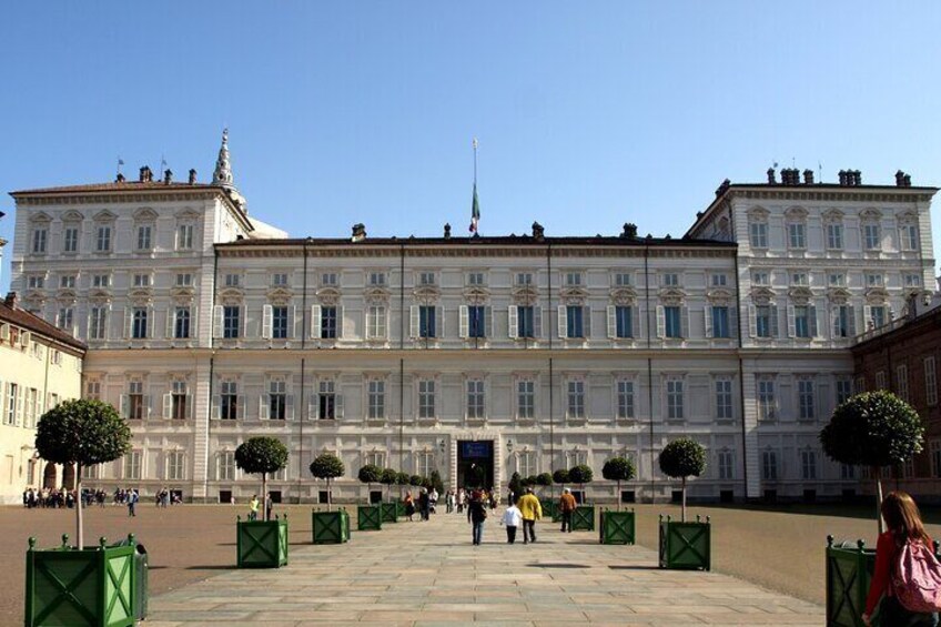 Turin Royal Palace Private Tour with Holy Shroud Chapel