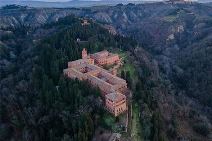 The hidden secrets of Monte Oliveto in Siena: History and Flavors