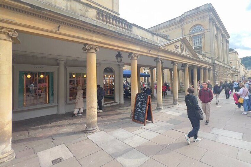 Full Day Private Trip to Stonehenge, Bath, and Cotswolds