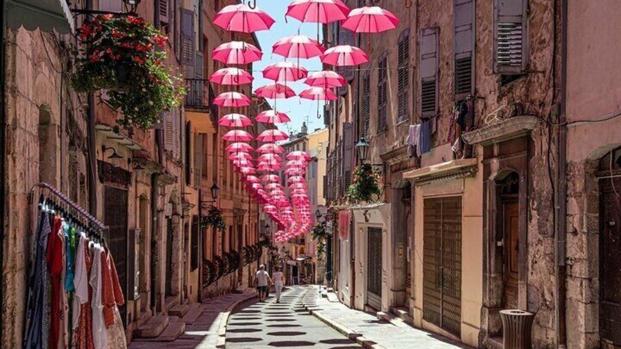From Cannes, Provencal Escape from Villages to Villages