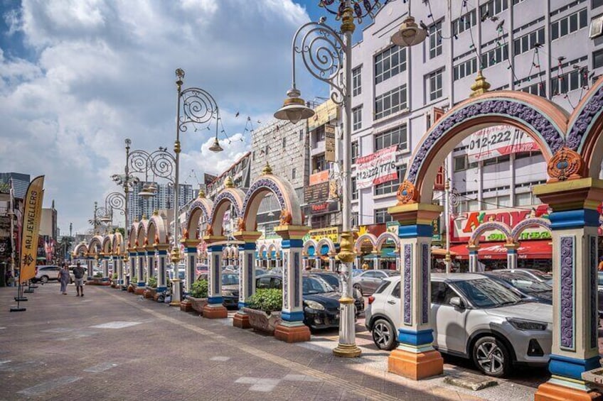 Little India Walking and Sightseeing Tour with Lunch