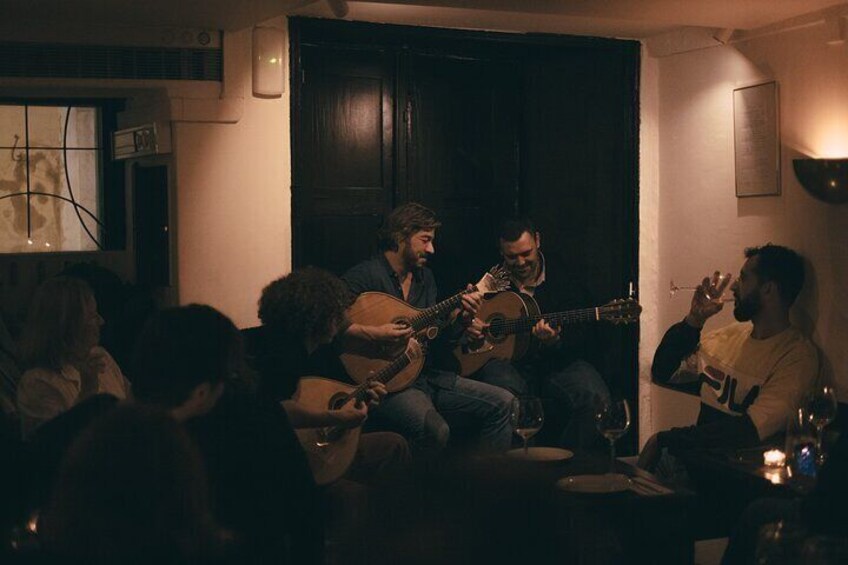 Lisbon: Fado Night with Dinner in a Traditional Fado House