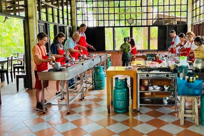 Chiang Mai Thai Cooking Organic Farm with Local Market Tour