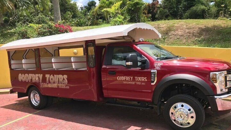 St. Thomas Sightseeing Tour with a Guide