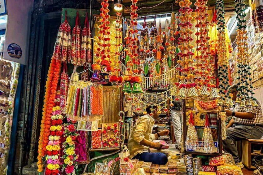 Delhi Shopping Experience with a Local Guide