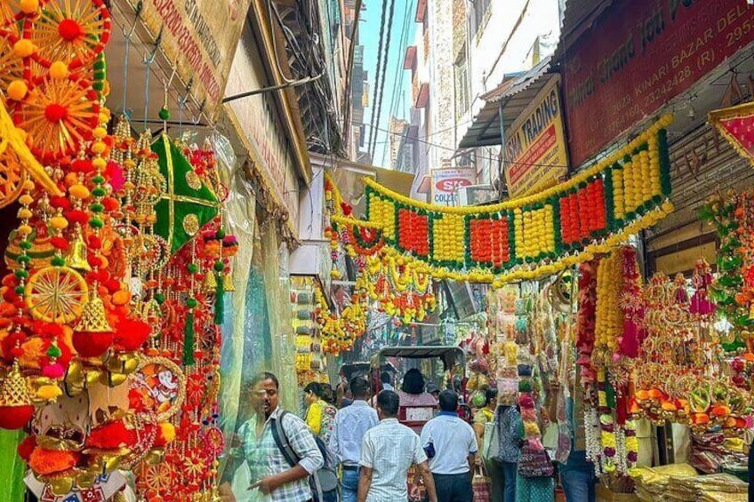 Delhi Shopping Experience with a Local Guide