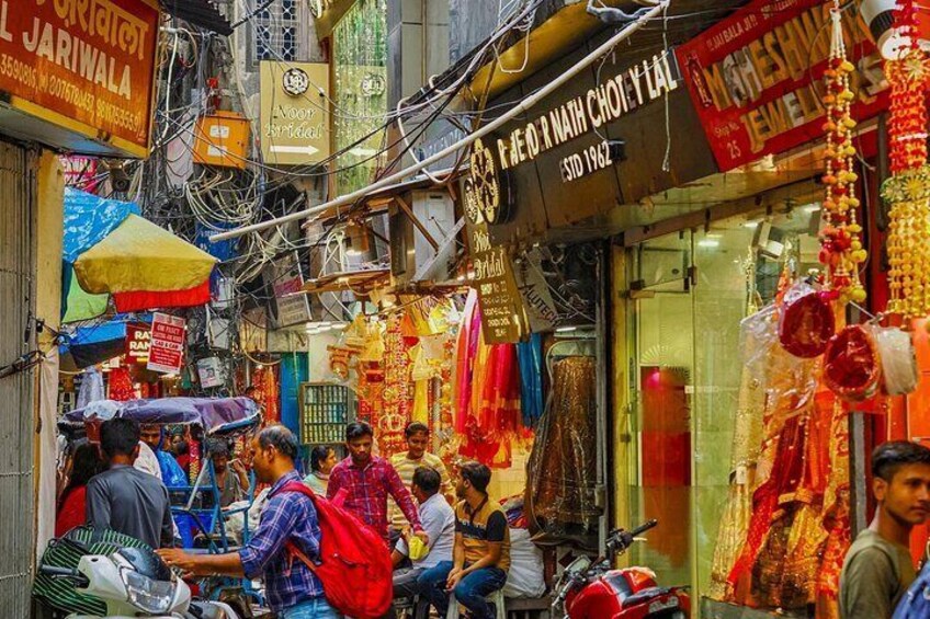 Delhi Shopping Experience with a Local Guide