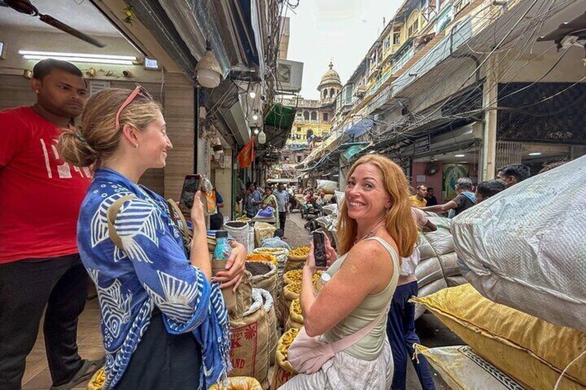 Delhi Shopping Experience with a Local Guide