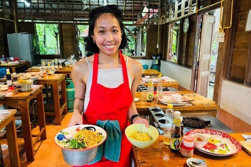 Half Day Chiang Mai Thai Cooking Class with Market & Farm