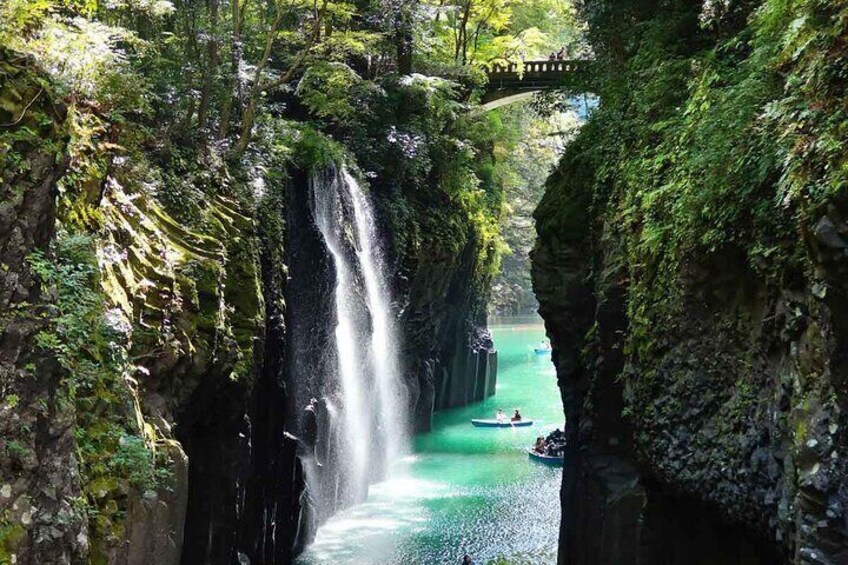 Kyushu Kamishiromi Shrine, Amano Iwato , Takachiho Gorge Day Tour