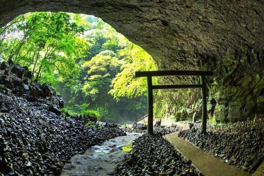 Kyushu Kamishiromi Shrine, Amano Iwato , Takachiho Gorge Day Tour