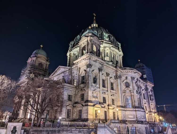 Discover Berlin: Sightseeing Tour with DDR Museum Ticket