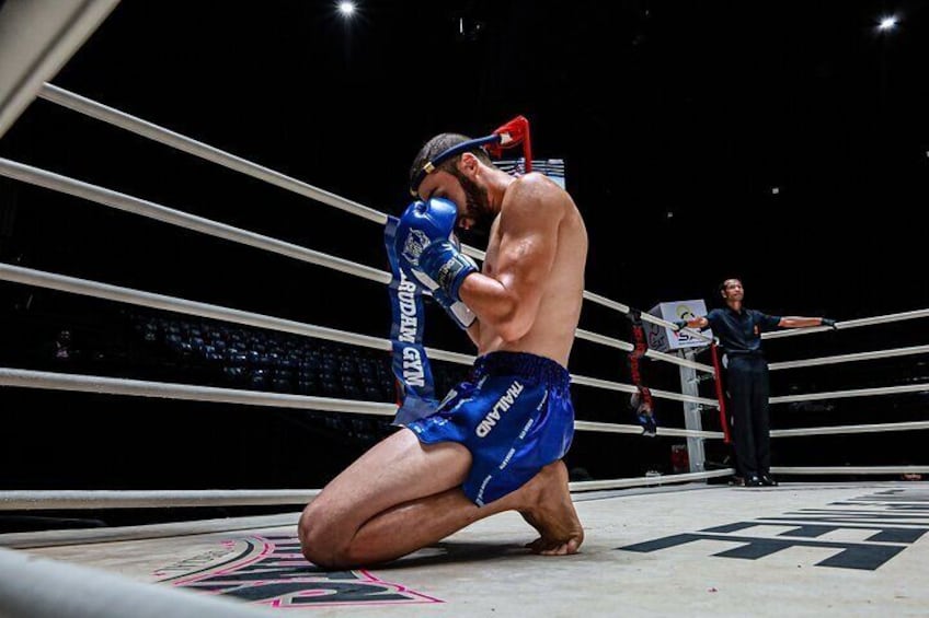 Friday Muay Thai Madness Explosion at Lumpinee Stadium Bangkok