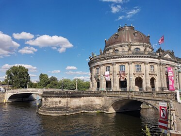 Tur Tamasya Berlin dengan Tiket Museum Bode